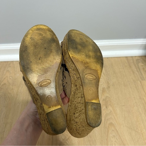 Spring Step Women’s Dora Beige Wedge Embroidered Leather Sandal Size 8.5 - Picture 5 of 8